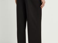 Брюки свободного кроя со стрелками