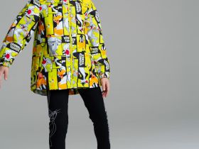 Куртка текстильная с полиуретановым покрытием для девочек (ветровка)