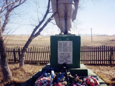 Братская могила № 63