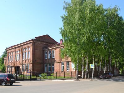 Здание женской гимназии