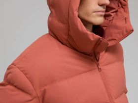 Пуховик с воротником-стойкой и капюшоном