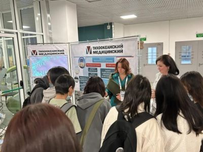 Более 10 вузов представили учебные места на ярмарке в Якутске