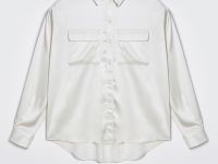 Атласная блуза с нагрудными карманами