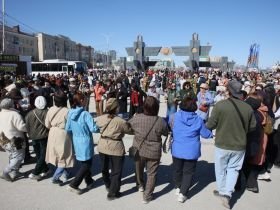 На площади Победы в Якутске станцевали «Осуохай Победы»