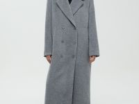 Двубортное пальто с отложным воротником