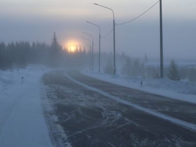 В Якутии из-за сильного ветра и снегопада движение на автодороге «Лена» ограничено для грузовиков