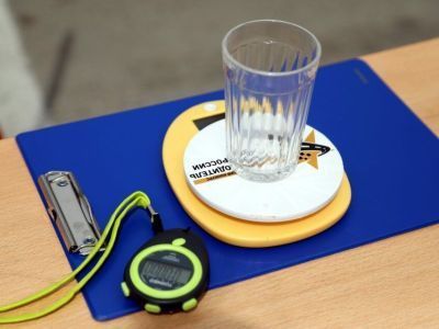 В Якутии выберут лучшего таксиста с помощью стакана воды