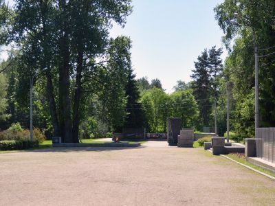 Братская могила воинов Советской Армии, погибших в годы Великой Отечественной войны 1941 - 1945 гг.