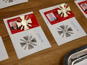 Якутянам вручили нагрудные знаки союза добровольцев Донбасса