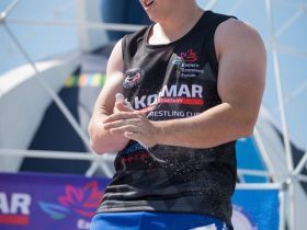 Эндрю Болингер, Канада: К счастью, у нас есть наше замечательное сообщество, поддержку которого я чувствую, поэтому мы точно выживем