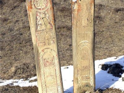 Стела с полукруглым завершением (надгробный памятник) 2