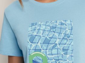 Футболка приталенного силуэта с принтом