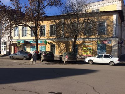 Дом жилой с магазином