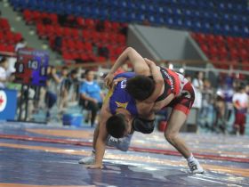 Масштаб впечатляет. Ковёр Павла Пинигина собрал тысячу юных борцов