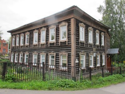 Дом, в котором в 1905-1906 годах жили Киров С.М. и Попов М.А.