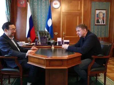 Айсен Николаев встретился с директором Русского театра Якутска