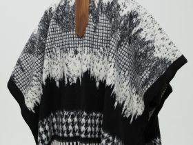 Пончо с принтом