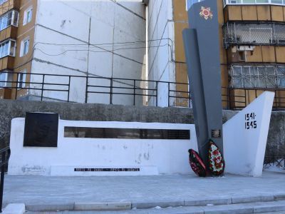 Памятник воинам-рабочим и служащим мебельно-деревообрабатывающего комбината, погибшим на фронтах Великой Отечественной войны