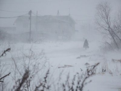 В ближайшие сутки на севере и западе Якутии ожидаются сильные порывы ветра