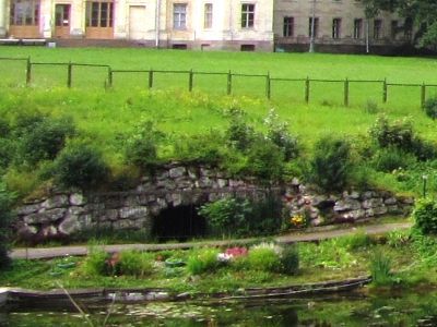 Разные парковые сооружения (мосты, ворота, павильоны и пр.)