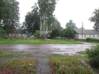 Памятное место, куда в имение известной прогрессивной издательницы О.Н. Поповой в 1884-1891 гг. был сослан писатель-демократ Н.В. Шелгунов и народовольческая писательница М.К. Цебрикова