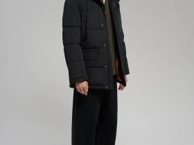 Пуховое полупальто со съемным капюшоном