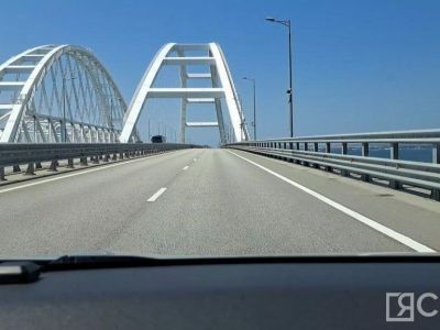 На Крымском мосту остановили движение из-за ЧП