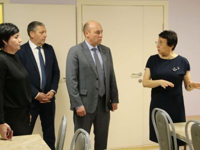 Глава района осмотрел две школы
