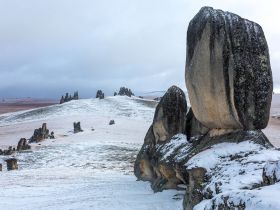 Арктическая снегоходная экспедиция «К Каменным Людям Сундуруна через кряж Суор Уйата». Сопутствующая рыбалка на трофейного арктического гольца