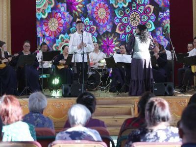 Национальный театр танца провел концерт для жителей сел Маймага и Хатырык, пострадавших от паводка