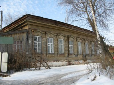 Здание середины XIX века, жилой дом с антресолями, принадлежал дворянину Воронину