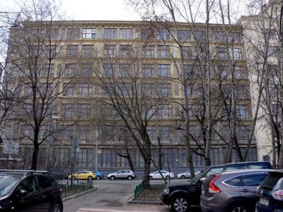 Дом с мастерскими художников, 1930-е гг., бригада АСНОВА, архитекторы В.Ф.Кринский, А.М.Рухлядев. В этом доме работали художники: В.А.Ватагин, С.Герасимов, И.Э.Грабарь, А.П.Кибальников и другие