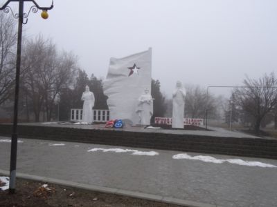 Памятник воинам-землякам, погибшим в годы гражданской и Великой Отечественной войн