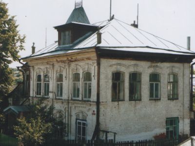 Дом Н. Ухова с торговым помещением