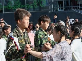 5,5 тысяч пар станцевали вальс Победы в Якутске