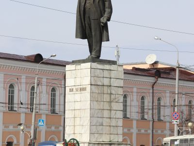 Памятник В.И.Ленину