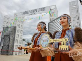 В селе Ытык-Кюель торжественно открыли стадион «Дьулуруйар Ньургун Боотур»