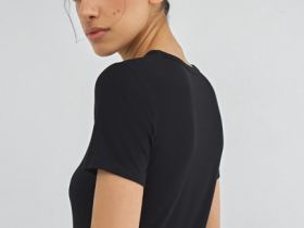 Приталенная футболка в рубчик, Черный