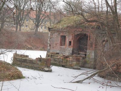 Полукапонир