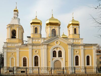 Церковь Трех Святителей