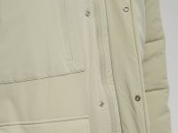 Утепленное полупальто с накладными карманами