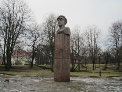 Бюст Э.Тельмана