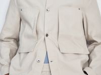 Джинсовая куртка с карманами