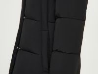 Утепленная куртка с капюшоном и воротником-стойкой