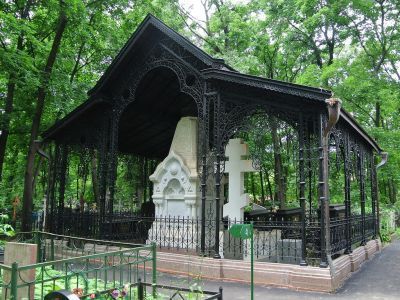 Сень с оградой, кон. XIX в.