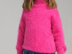 Свитер вязаный для девочки