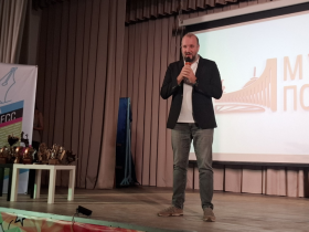 Секретарь СЖР Роман Серебряный провёл мастер-класс на форуме «Волга Юнпресс» в Тольятти