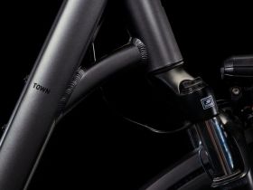 Женский велосипед Cube Town One Easy Entry, год 2025, цвет Серый-Белый, ростовка 19.5