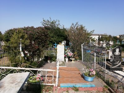 Братская могила с памятником