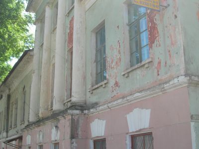 Архитектурный ансамбль зданий, в котором в 1918-1919 гг. размещался  военно-революционный штаб Ржева и создавались первые отряды Красной Армии